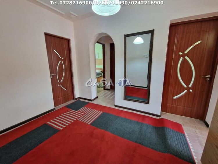 Inchiriere apartament 3 camere, situat in Targu Jiu, Str. G-ral Christian Tell - 5