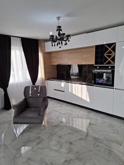 Apartament cu 3 camere, mobilat în Dâmbul Rotund