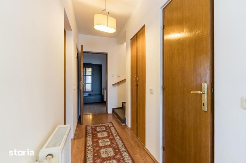 Casă cu 4 camere decomandat cu Teren 259 Mp în Central