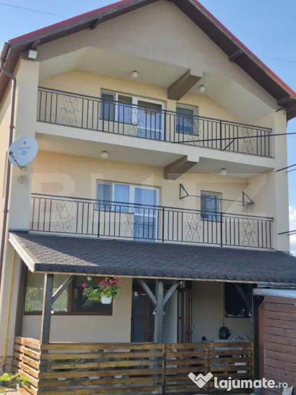Casă cu 7 camere cu Teren 850 Mp în Șișești