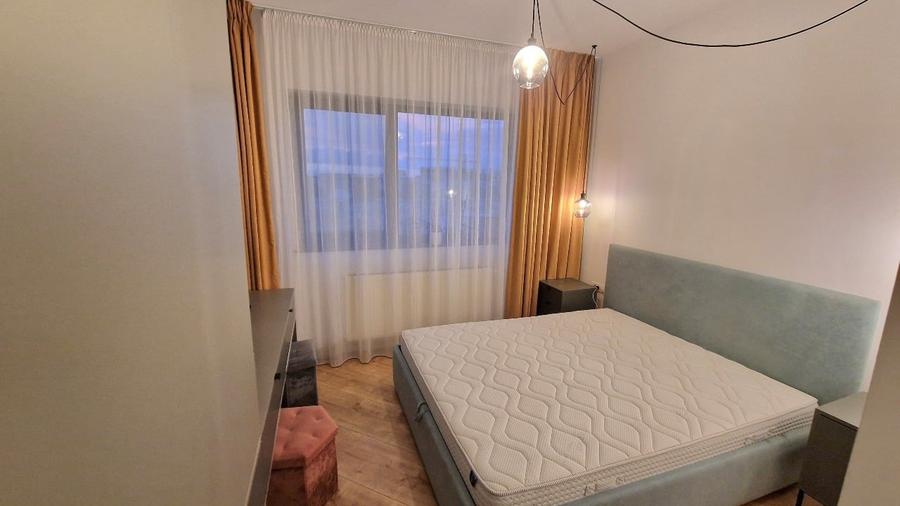 Apartament cu 3 camere decomandat, mobilat în Central
