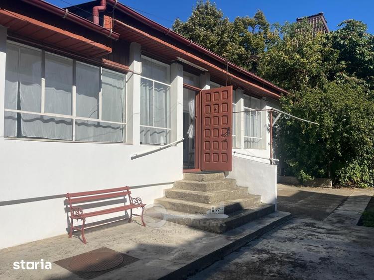 Casă cu 3 camere decomandat cu Teren 150 Mp în Copou