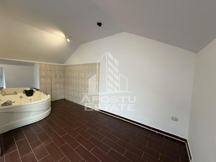 Casă individuală cu 5 camere cu Canalizare în Lipovei