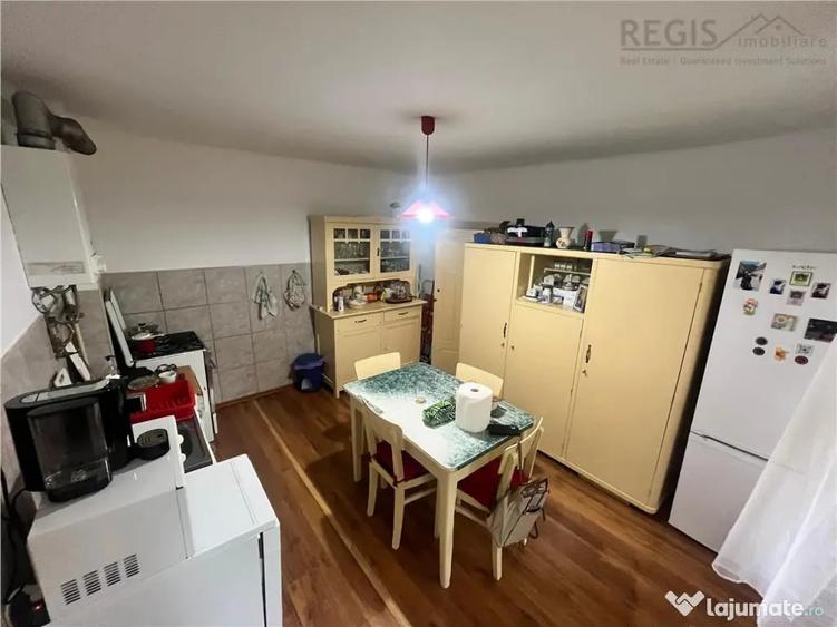 Casă cu 5 camere cu Teren 1590 Mp în Schei