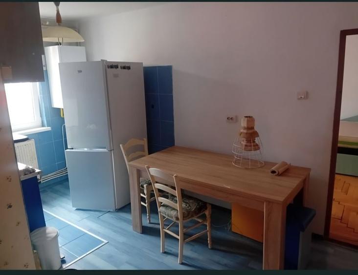Apartament cu 2 camere decomandat în Precista