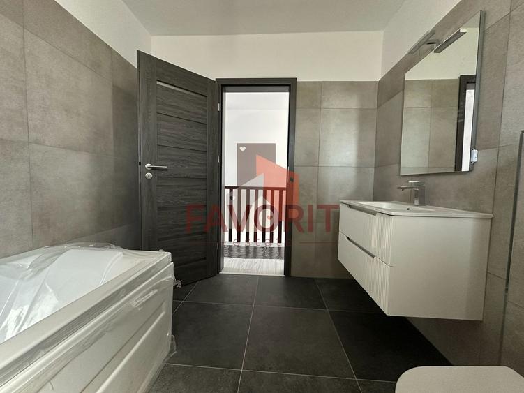 Duplex cu 4 camere cu Canalizare în Săcălaz