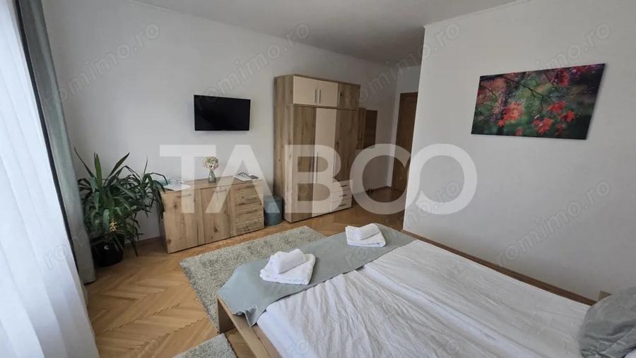 Apartament cu 3 camere decomandat, mobilat în Calea Poplăcii