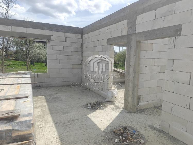 Casă cu 4 camere cu Canalizare în Vernești
