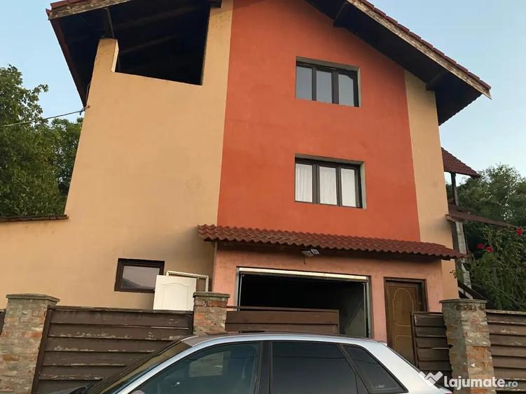 Apartament cu 3 camere semidecomandat în Exterior Vest