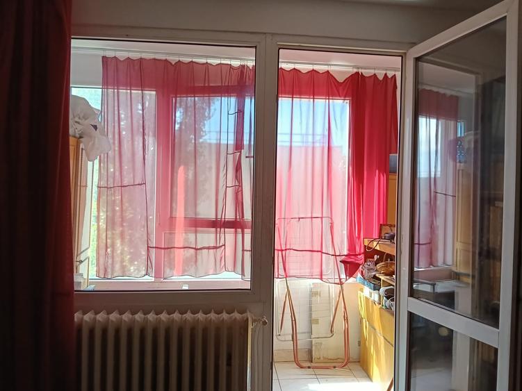 Apartament cu 3 camere decomandat în 1 Decembrie 1918
