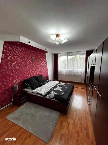 Apartament cu 4 camere decomandat în Republicii