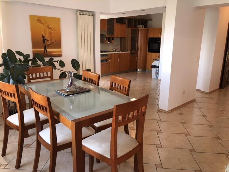 Apartament cu 3 camere decomandat, mobilat în Unirii
