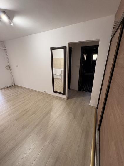 Apartament cu 2 camere decomandat în 1 Mai
