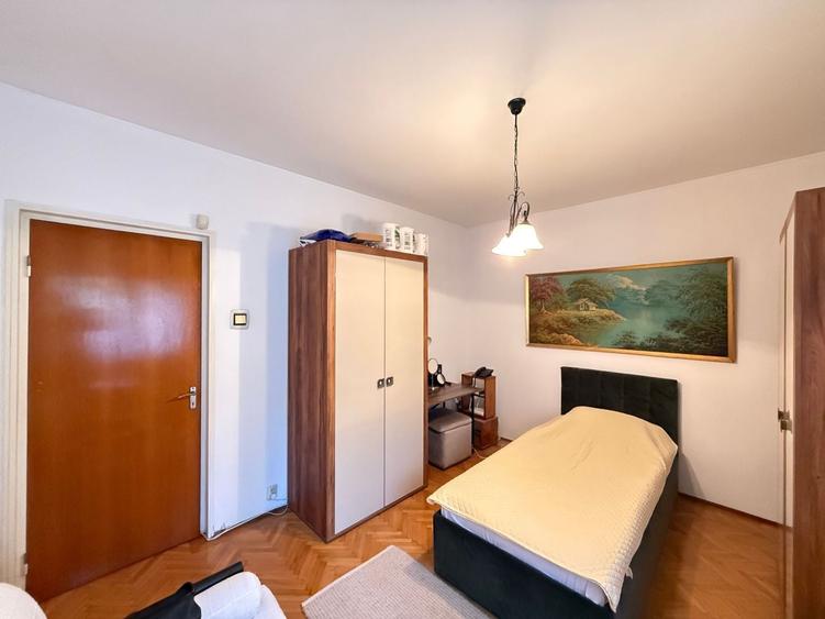 Apartament cu 4 camere decomandat în Arcul de Triumf