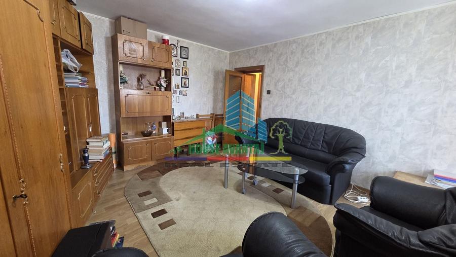 Apartament cu 3 camere decomandat, mobilat în Obor