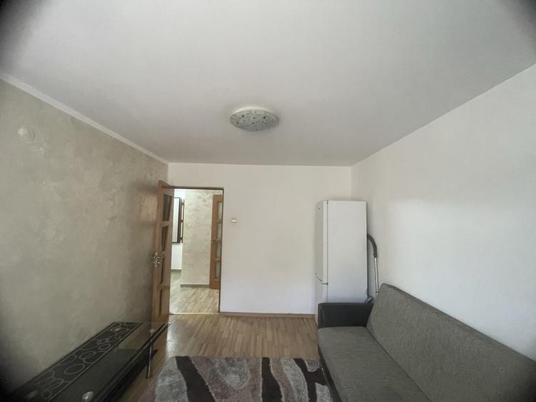 Apartament cu 2 camere decomandat în Războieni