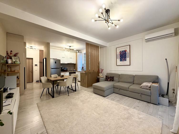 Apartament cu 3 camere semidecomandat, mobilat în Dumbrăvița