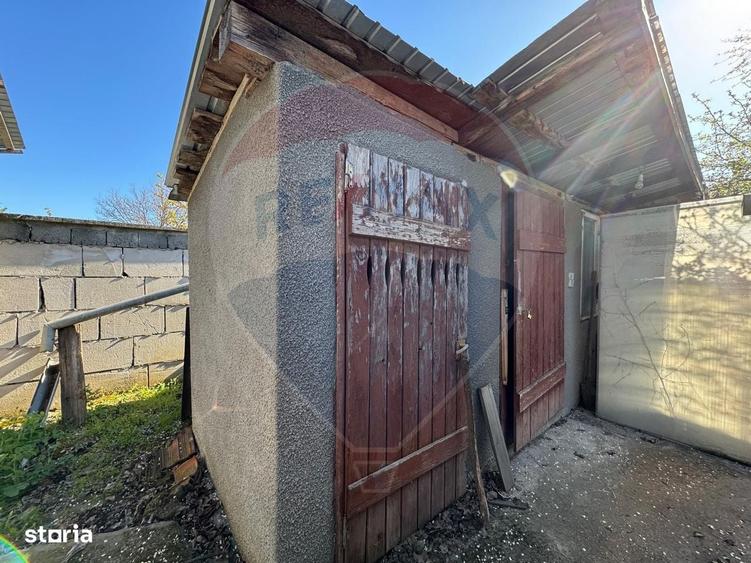 Casă cu 2 camere cu Teren 1172 Mp în Bodrogu Nou