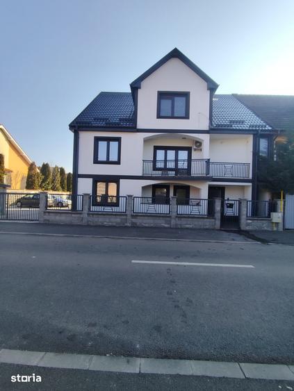 Apartament cu 2 camere în Micro 17