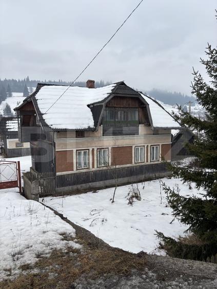 Casă individuală cu 4 camere cu Teren 1170 Mp în Poiana Stampei