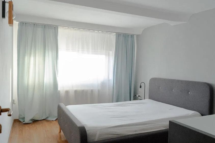 Apartament cu 3 camere decomandat, mobilat în Iris