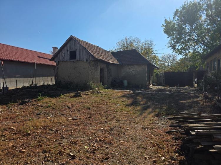 Casă cu 3 camere în Chișirid