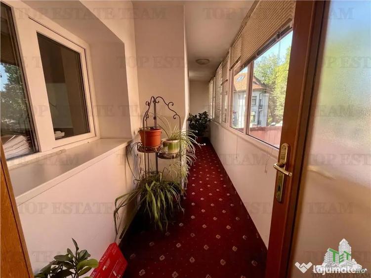 Apartament cu 7 camere semidecomandat în Dacia