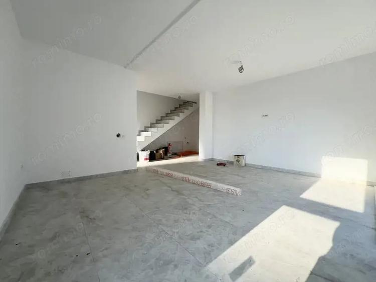 Casă cu 5 camere cu Teren 653 Mp în Giarmata