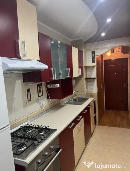Garsonieră decomandată în Central