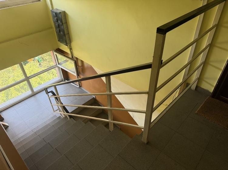 Apartament cu 3 camere, mobilat în Baba Novac