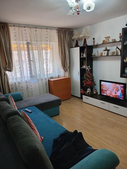 Apartament cu 2 camere semidecomandat în Est