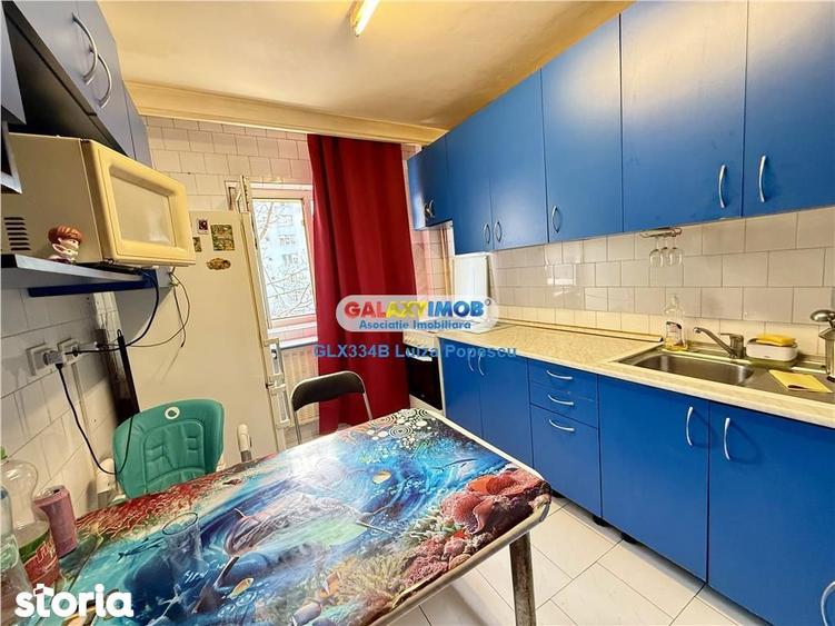 Apartament cu 3 camere decomandat în Rahova
