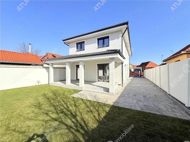 Casă cu 7 camere cu Teren 644 Mp în Central
