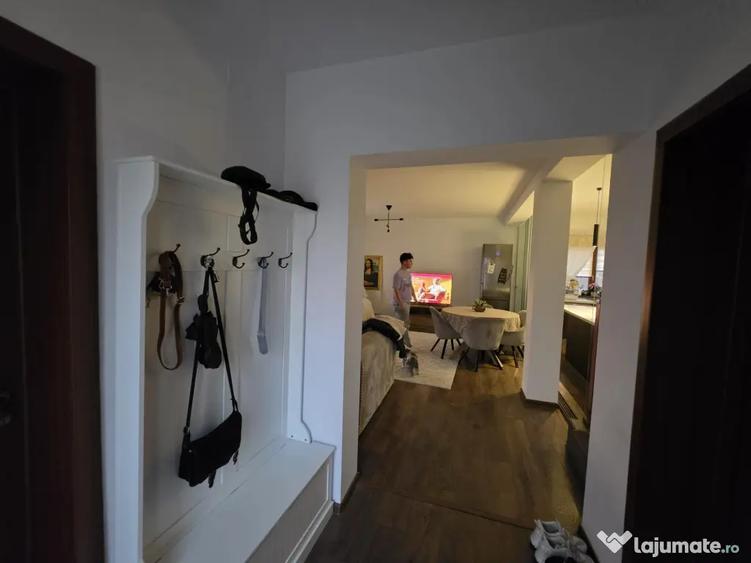 Casă cu 4 camere în Tărlungeni