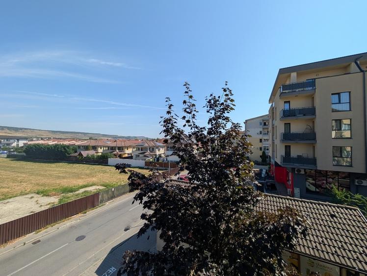 Apartament cu 2 camere, mobilat în Florești