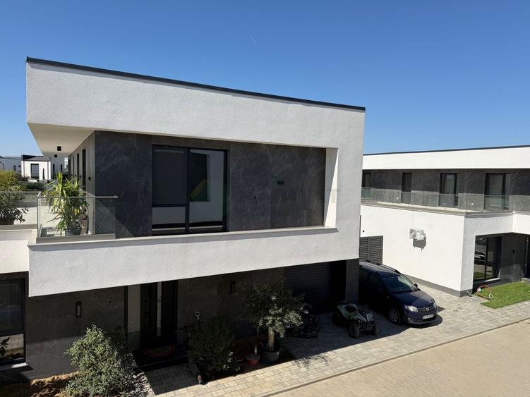 Casă individuală cu 6 camere cu Piscina în Tunari