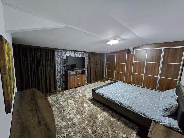 Apartament cu 3 camere decomandat în Independenței