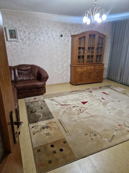 Apartament cu 3 camere decomandat în Traian