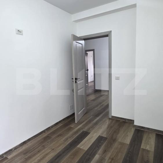 Apartament cu 3 camere semidecomandat în Micro 17