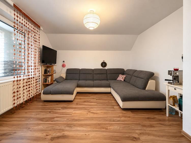 Apartament cu 3 camere decomandat în Moșnița Nouă