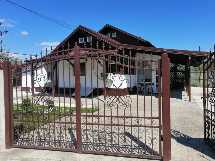 Casă cu 4 camere în Șipotu