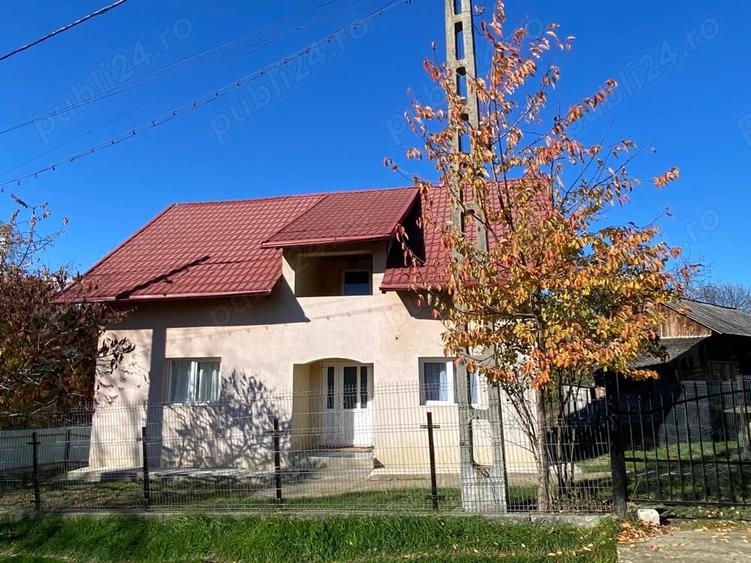 Casă cu 4 camere cu Teren 400 Mp în Adâncata