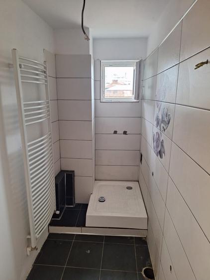 Apartament cu 4 camere decomandat în Calea Victoriei