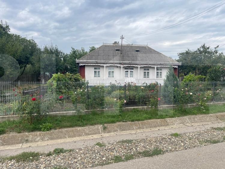 Casă individuală cu 2 camere cu Canalizare în Brăești