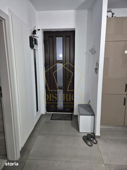 Casă cu 3 camere cu Canalizare în Giroc