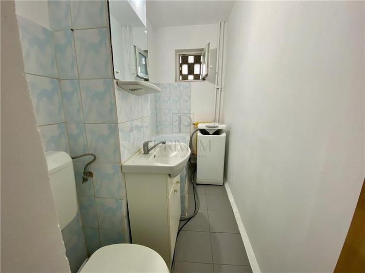 Apartament cu 2 camere semidecomandat, mobilat în Spitalul Județean