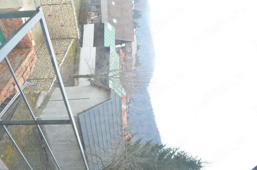Teren de 1000 mp, în Clăbucet