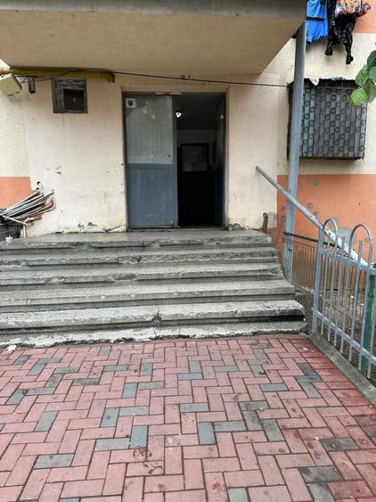 Garsonieră decomandată în Titan