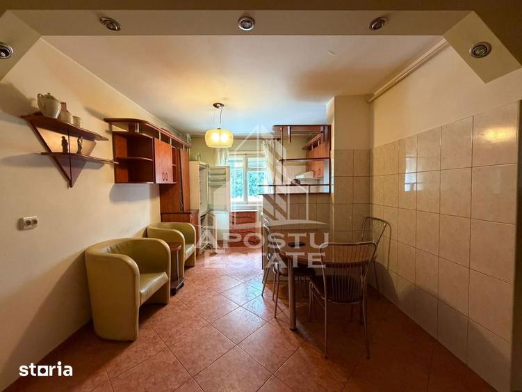 Apartament cu 2 camere decomandat, mobilat în Fratelia