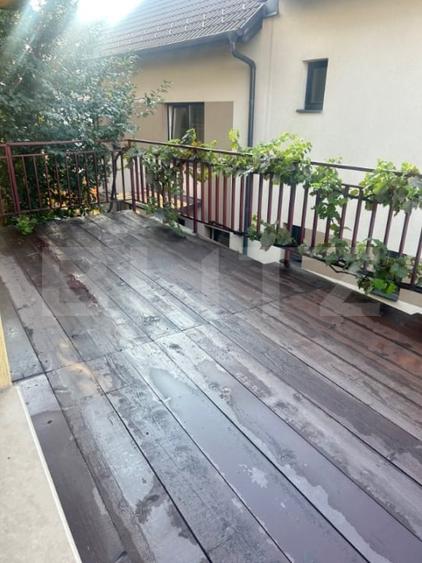 Apartament cu 3 camere semidecomandat, mobilat în Bună Ziua